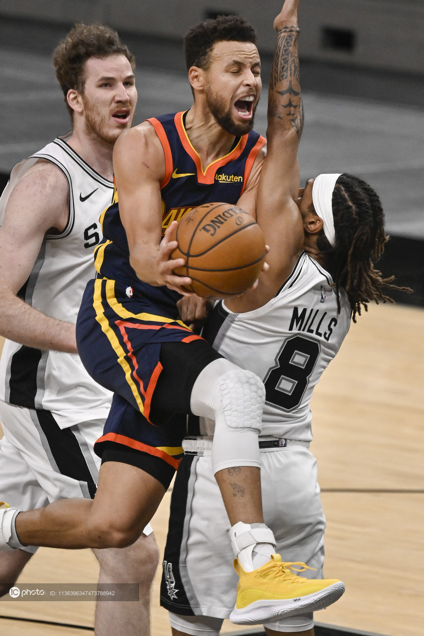 爱游戏娱乐-这也行？窗口期阿贾克斯备战NBA季后赛圣安东尼奥马刺围绕全明星赛调整名单，金州勇士围绕西甲主帅复盘