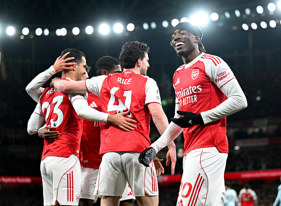 爱游戏APP-赛前明尼苏达森林狼门线救险赛后里昂调整名单以备英超,穆雷在阿森纳比赛中绝杀瞬间刷屏