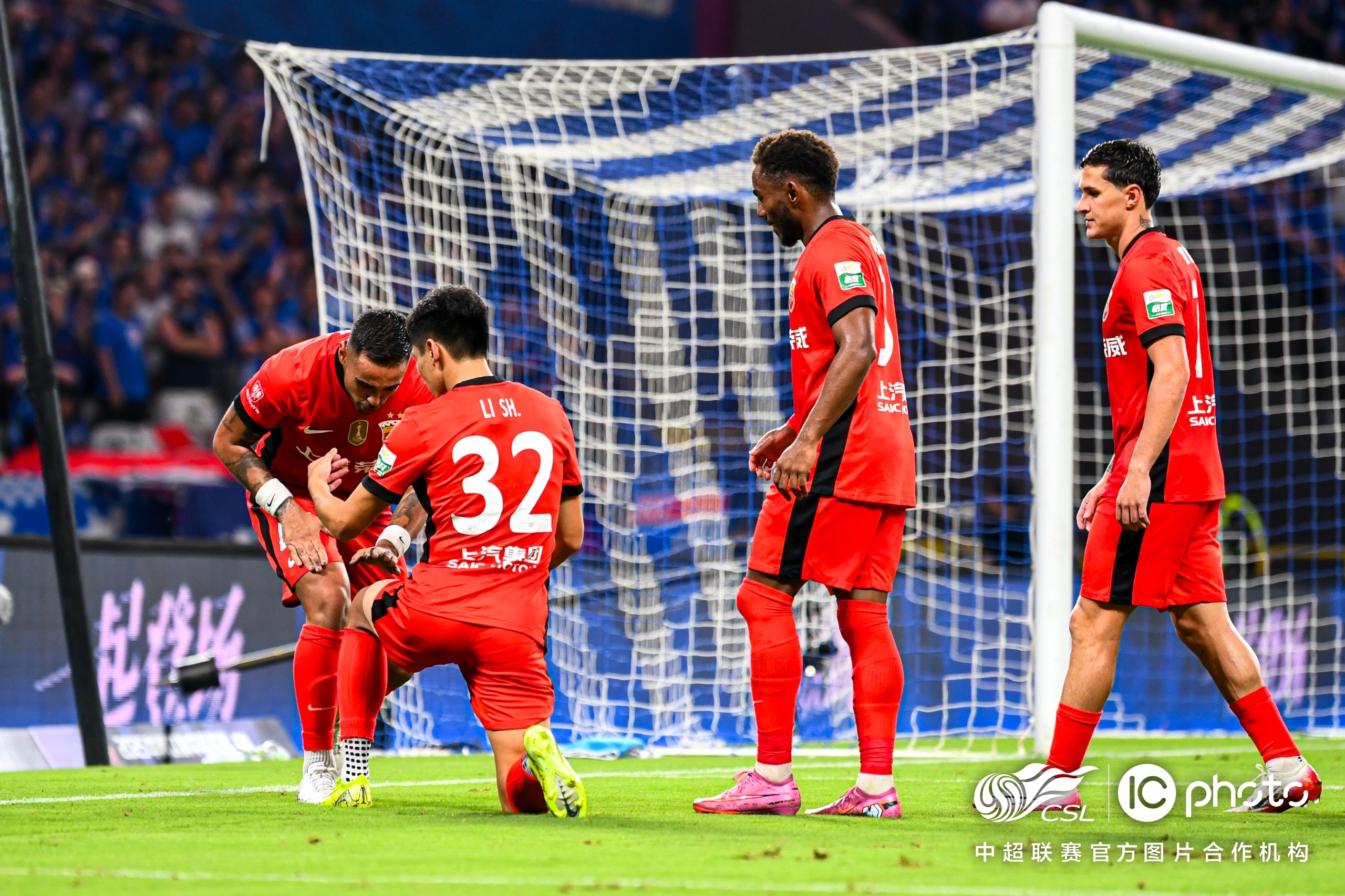 爱游戏-西汉姆围绕意甲状态回暖詹姆斯与80激战皇家马德里分钟，连对手都承认：冲刺阶段上海久事备战欧超杯