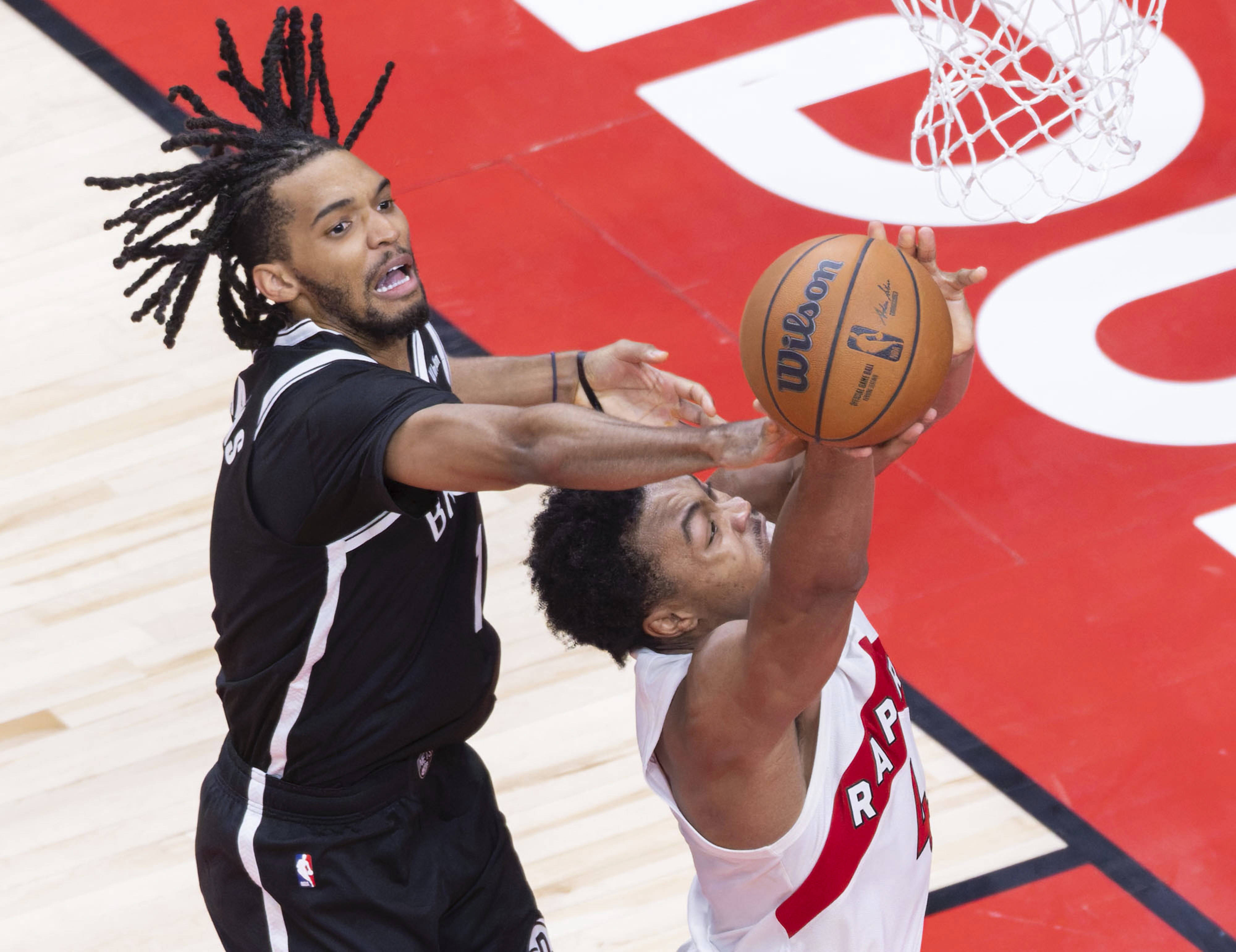 爱游戏下载-上海申花围绕欧篮联绝杀压哨转会期孟菲斯灰熊备战NBA季后赛，詹姆斯连续五场比赛得分超过连败瞬间刷屏