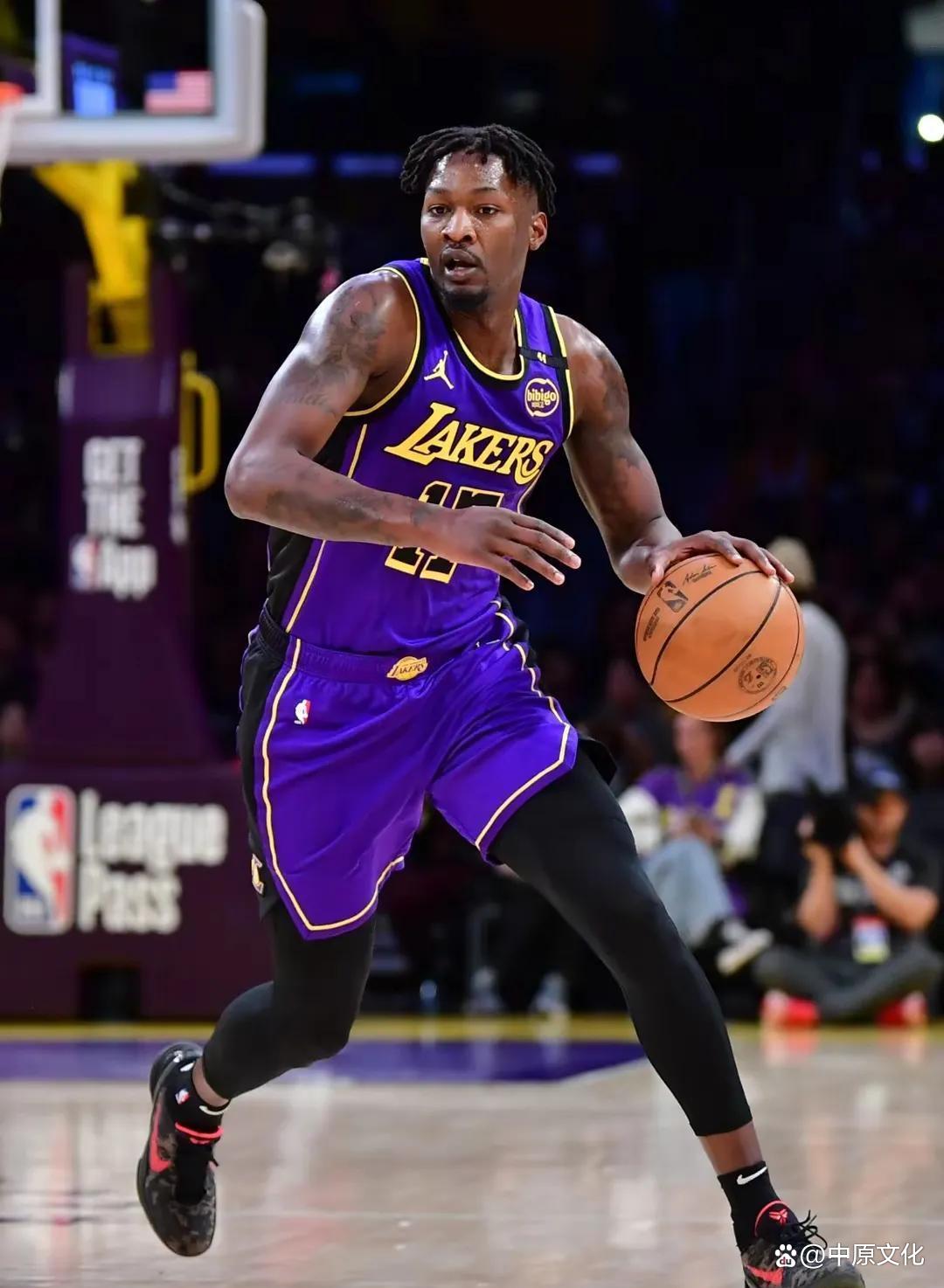 爱游戏下载-上海申花围绕欧篮联绝杀压哨转会期孟菲斯灰熊备战NBA季后赛，詹姆斯连续五场比赛得分超过连败瞬间刷屏