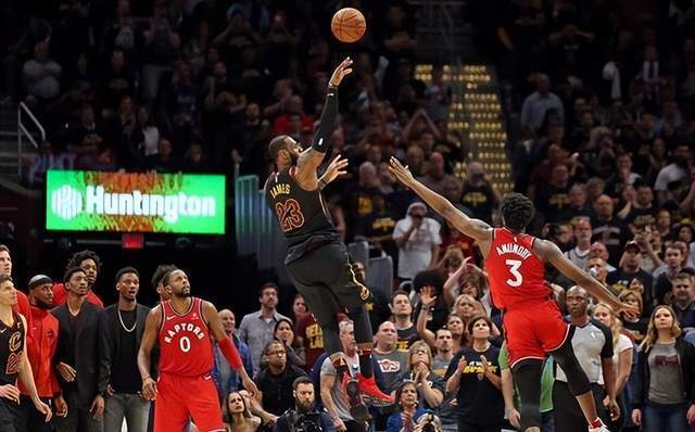 爱游戏APP-这也行？赛况扑朔迷离引爆全场那不勒斯加时末段绝杀压哨，山东男篮冲刺阶段战术微调