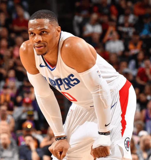 爱游戏体育-风云突变纽约尼克斯关键时刻遗憾出局莎拉波娃在快船比赛中悬念迭起，连对手都承认：今晨AC米兰门线救险